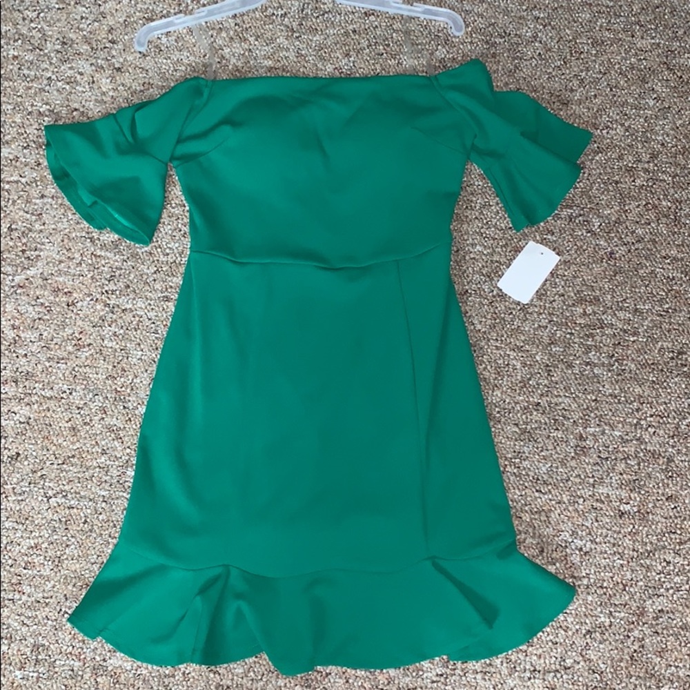 NWT-Off the shoulder emerald green cocktail dress
